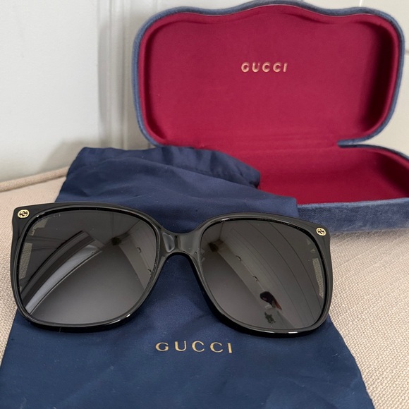 Gucci Women's Black Sunglasses - Picture 6 of 9